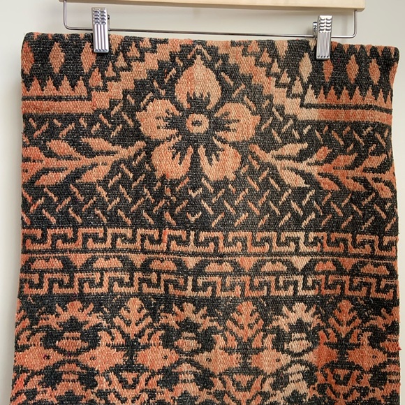 Unlabelled, black grey tan and rust throw pillow cover - Picture 9 of 11